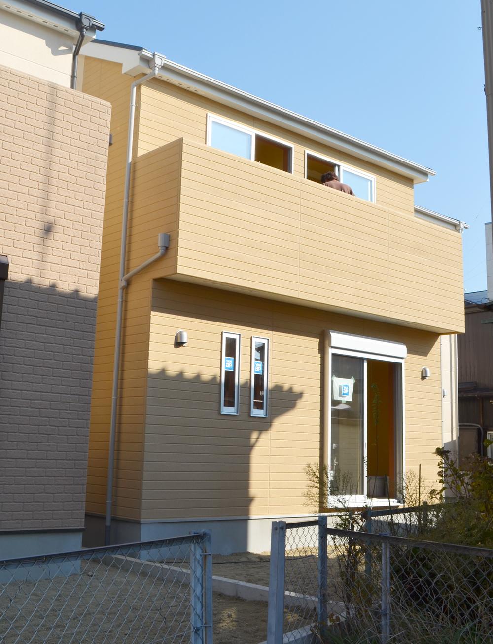 Local appearance photo. 4 Building