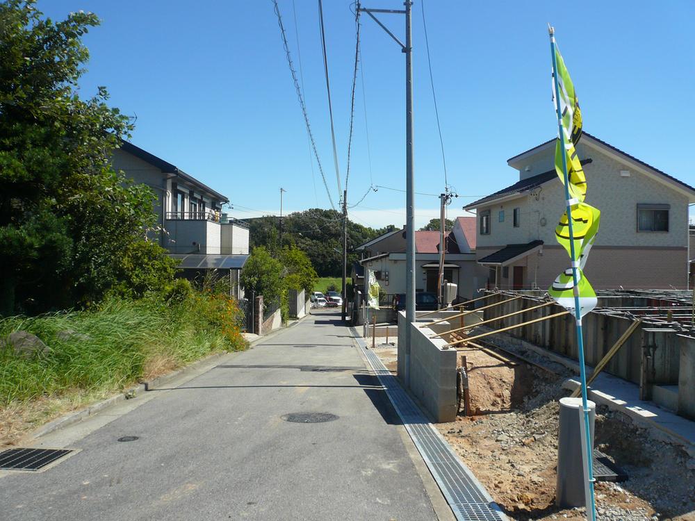 Local photos, including front road. Local (10 May 2013) Shooting