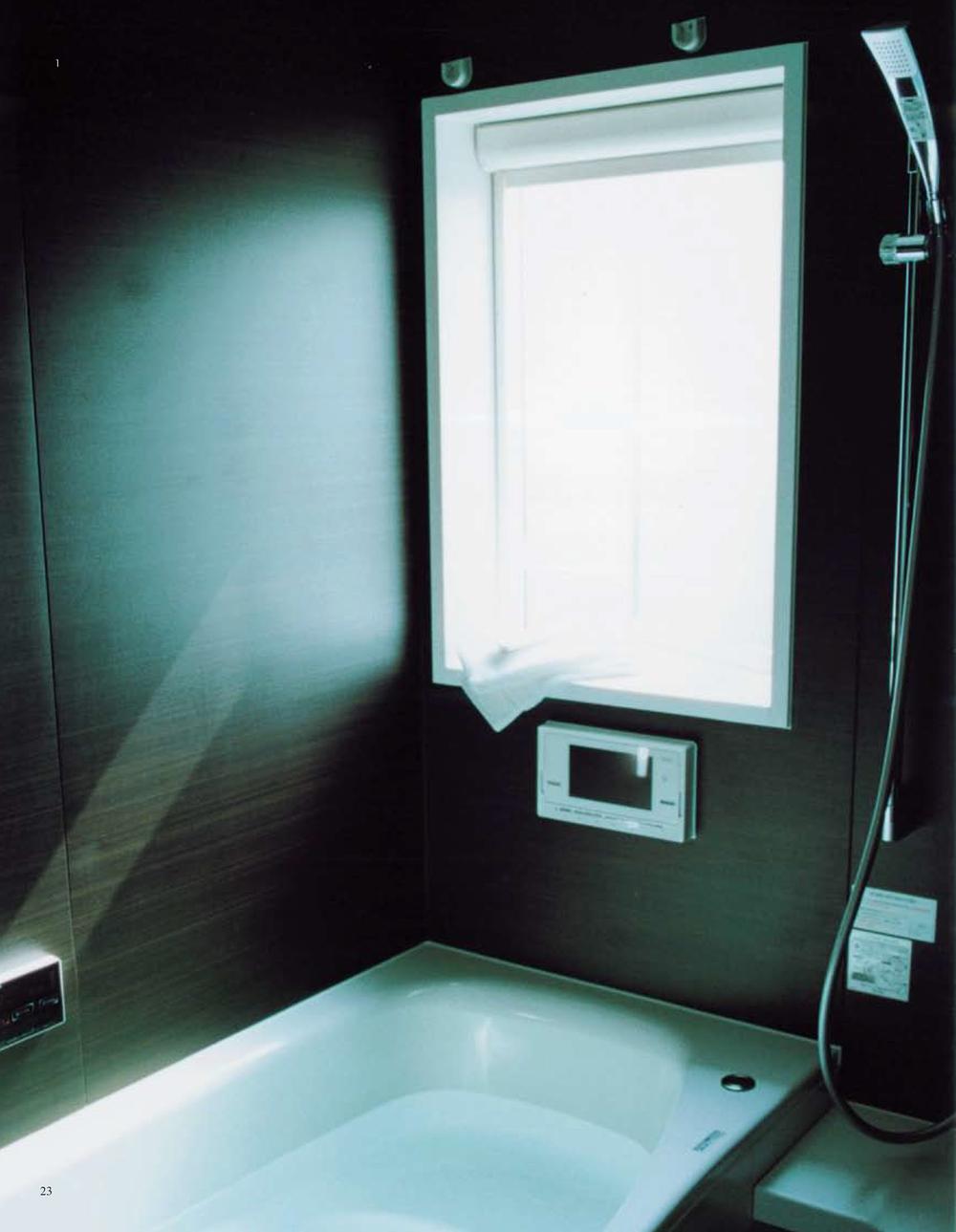 Bathroom. The latest unit bath tub extra insulation is also high, heating ・ Drying is also possible. Because with TV, A comfortable bath time