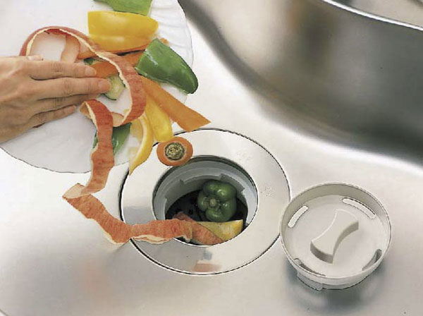 Kitchen.  [disposer] Flowing with drainage waste, Installing a disposer of automatic water supply system that can be discarded. Reduce the amount of waste, Also to reduce labor of housework / Same specifications