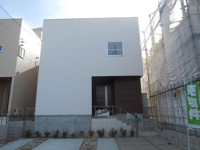 Local appearance photo. Local (12 May 2013) Shooting