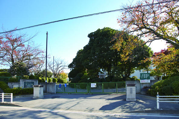 Primary school. Okazaki City Ida until the elementary school 350m