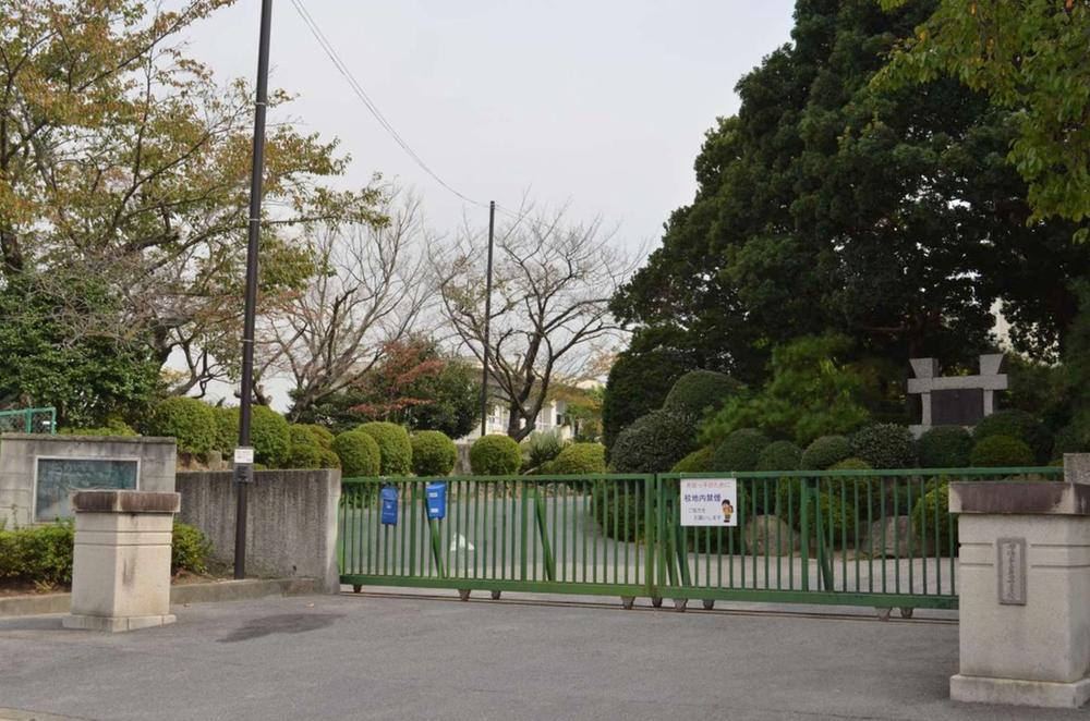 Primary school. 1115m to Okazaki City Ida Elementary School