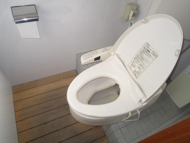 Toilet