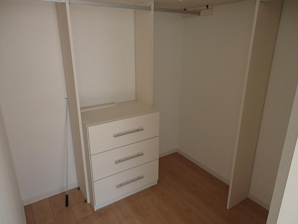 Receipt. 2 large walk-in closet of 2.2 Pledge to Kainushi bedroom! 