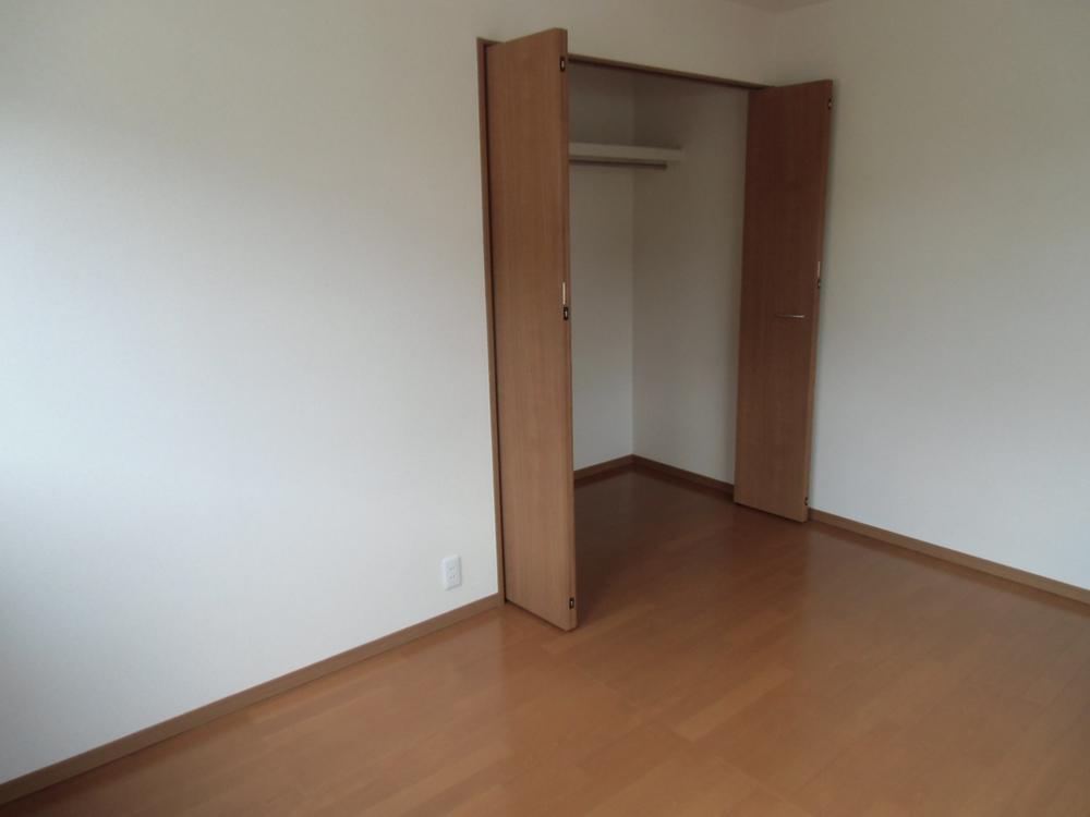 Non-living room. Indoor (12 May 2013) Shooting