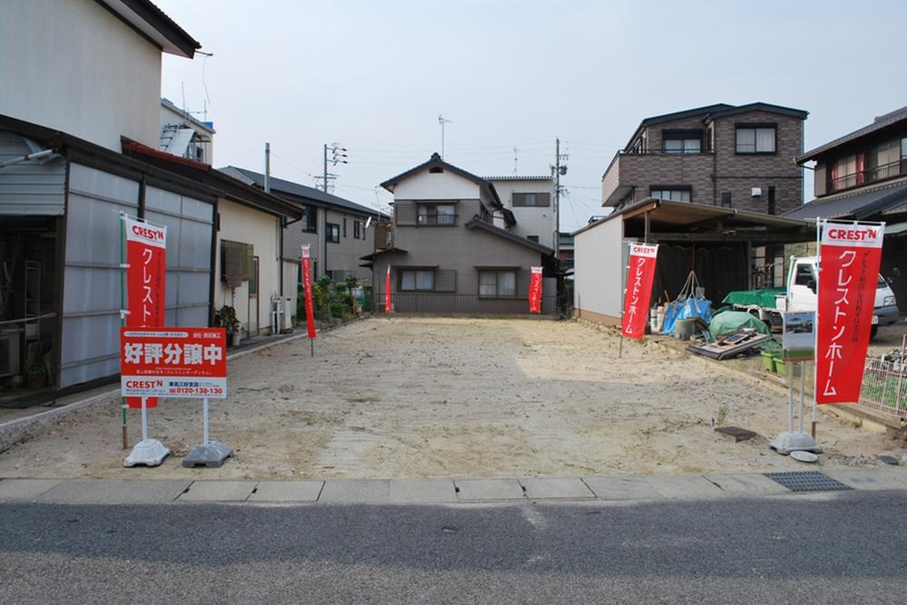 Local photos, including front road. Local (10 May 2013) Shooting