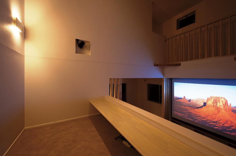 Same specifications photos (Other introspection). You can watch movies from the hobby space. Speaker is also standard equipment. Same specifications construction cases