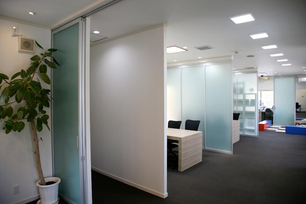 exhibition hall / Showroom. In Tomei Miyoshi Branch, We offer a property material