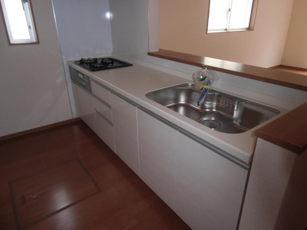 Local appearance photo. Three-necked stove Face-to-face kitchen