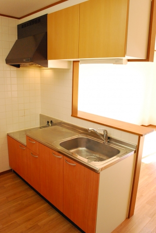 Kitchen. Also put in a room two-burner stove, Wide size of the kitchen ☆