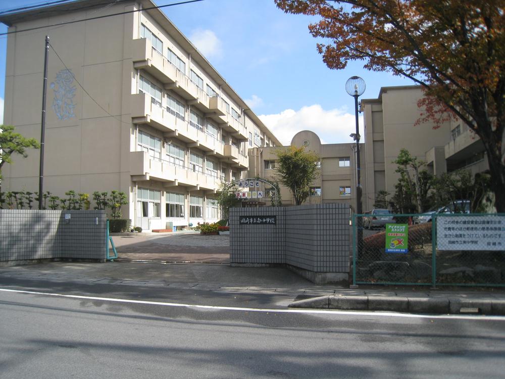 Junior high school. 350m to the south junior high school