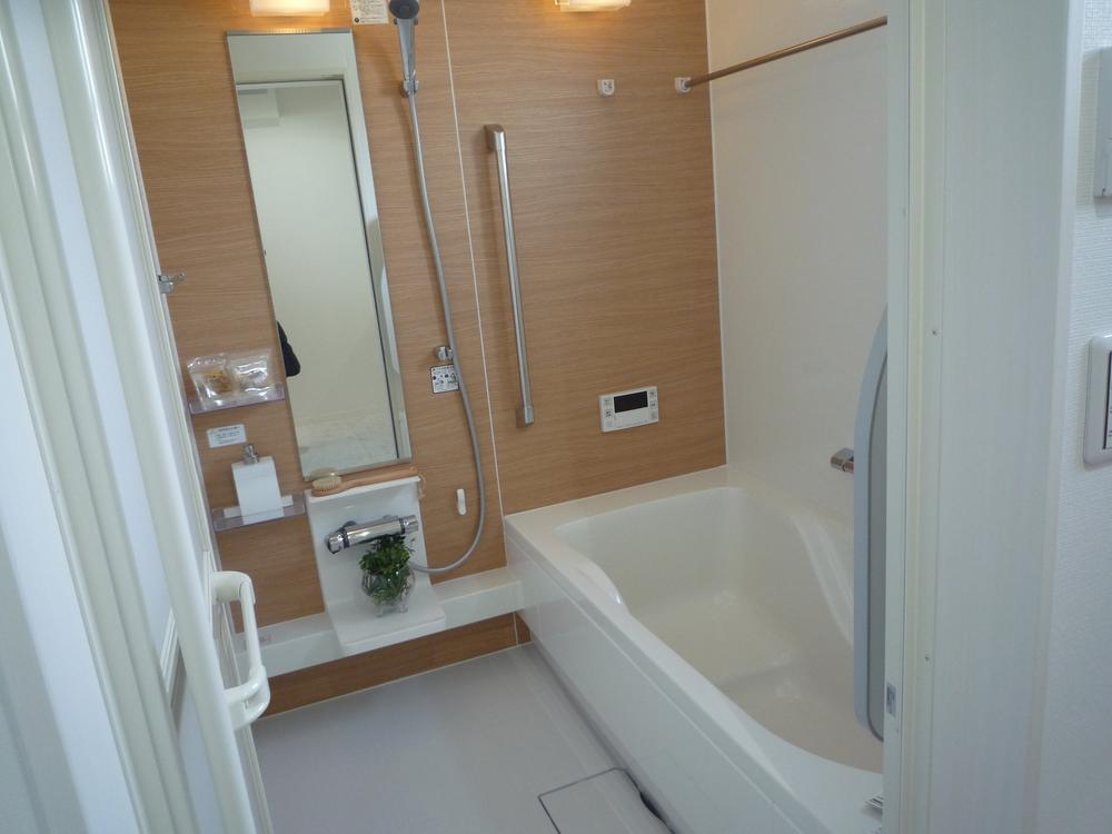 Bathroom. Comfortable: bathroom Heating ・ Bathroom Dryer ・ Clothes dryer