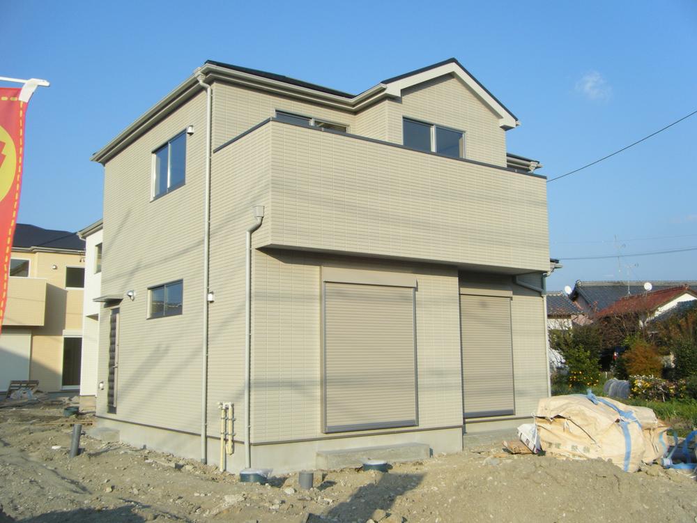 Local appearance photo. Local (12 May 2013) Shooting