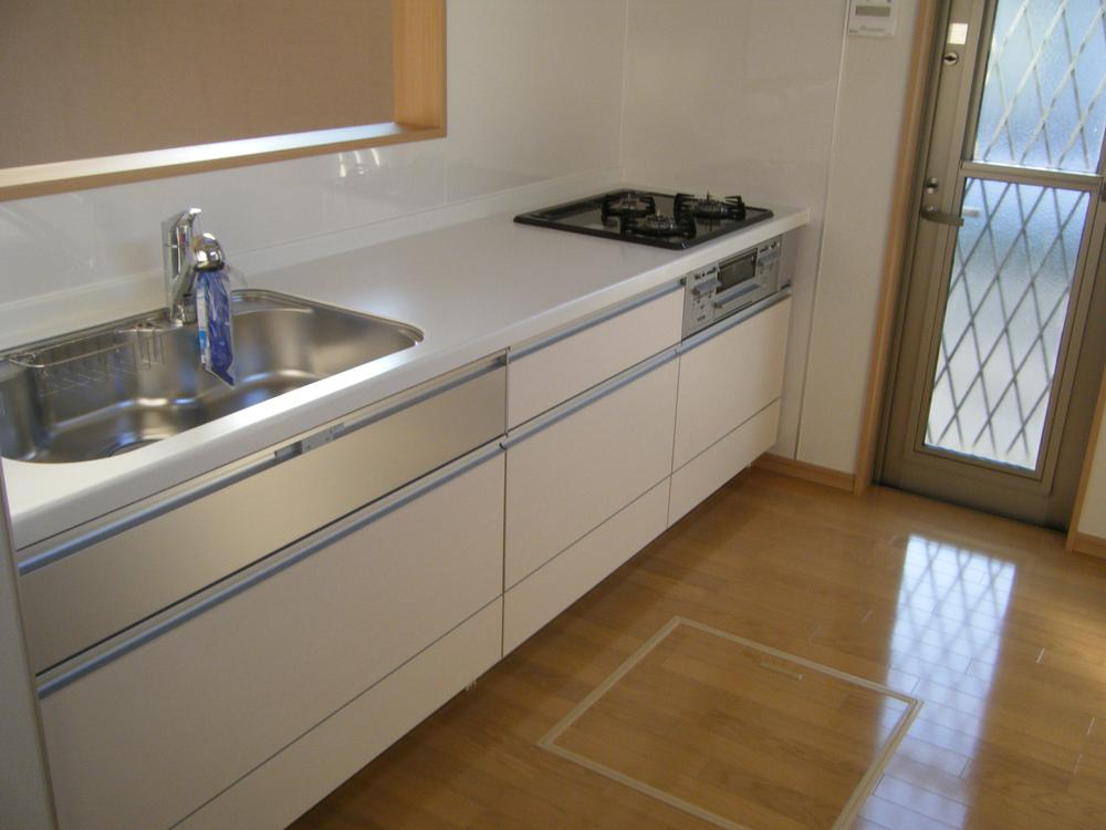 Kitchen. Indoor (12 May 2013) Shooting