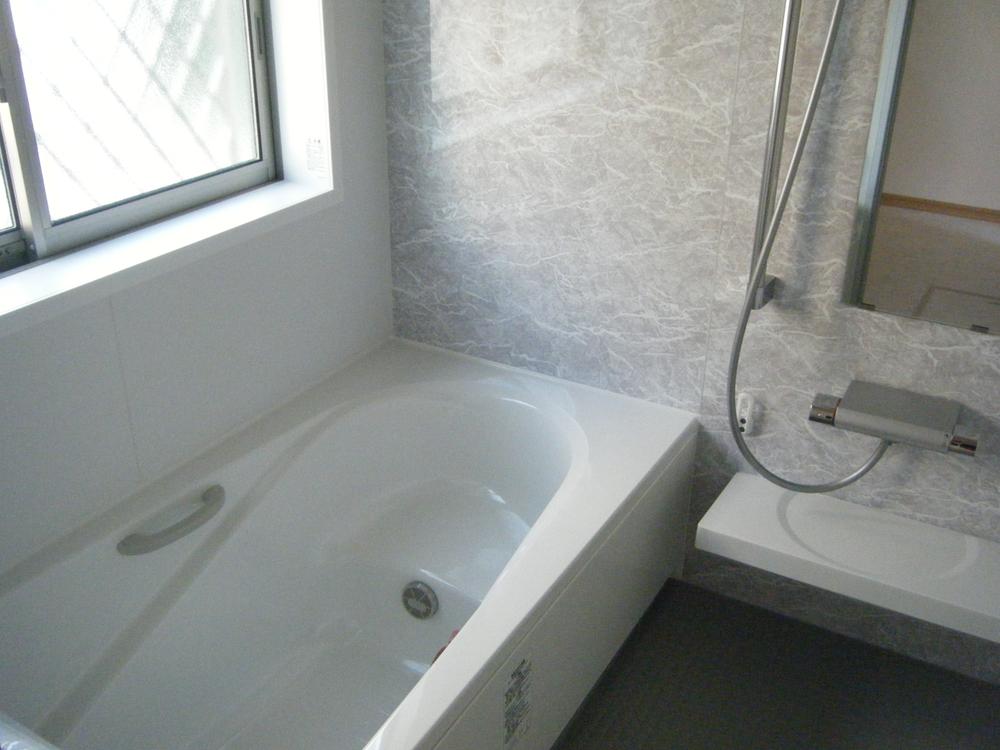 Bathroom. Indoor (12 May 2013) Shooting