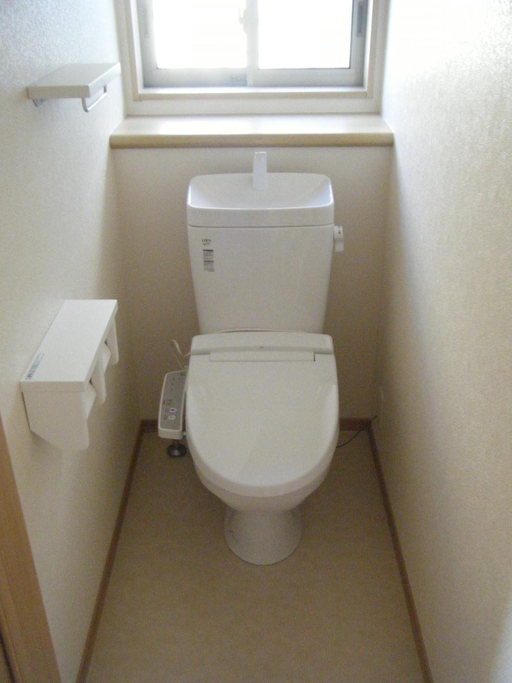Toilet. Indoor (12 May 2013) Shooting