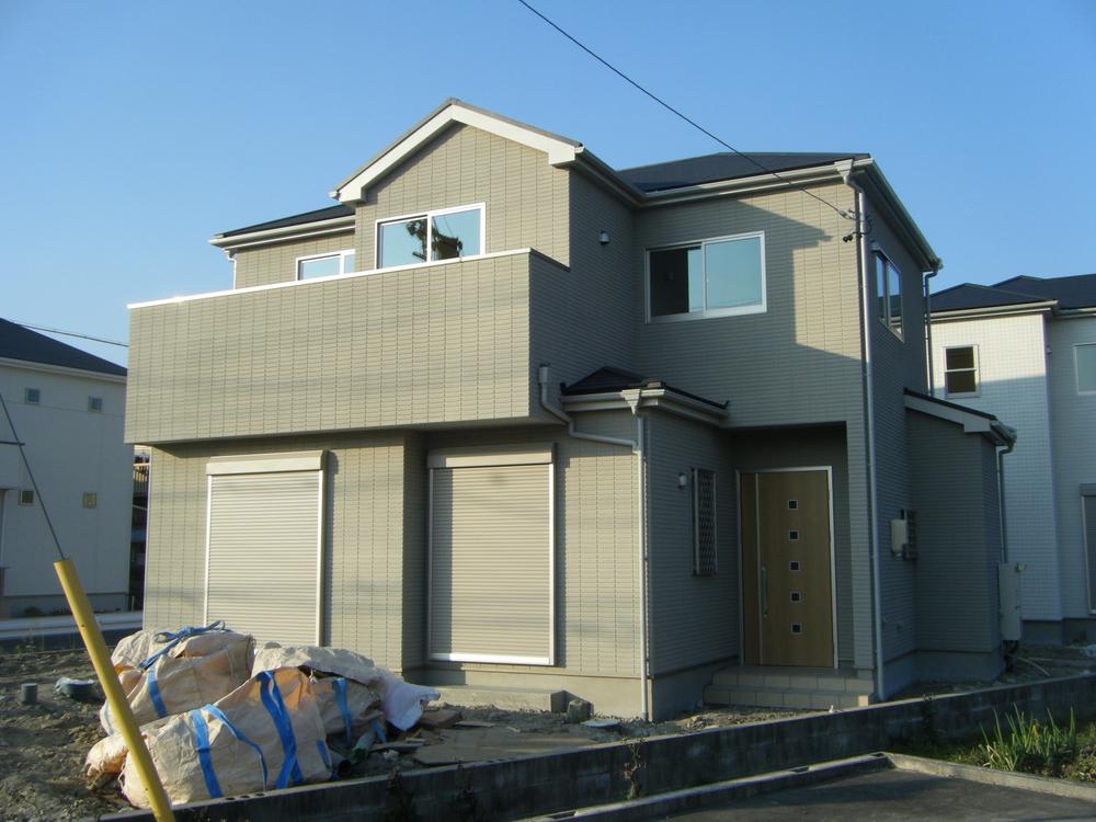 Local appearance photo. Local (12 May 2013) Shooting