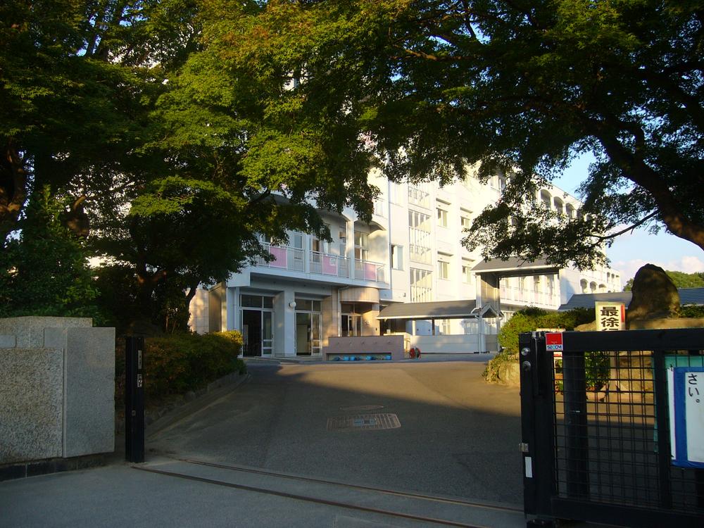 Primary school. 1100m to Okazaki Municipal Umezono Elementary School