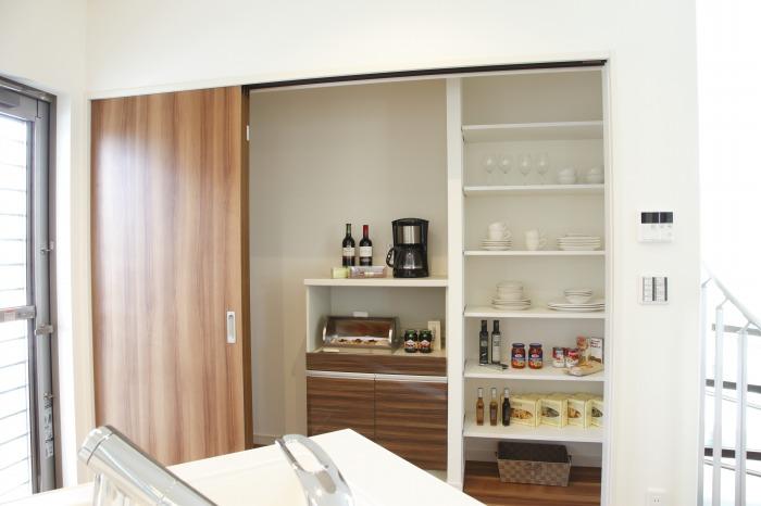 Receipt. Kitchen aside housed convenient storage of the stock up