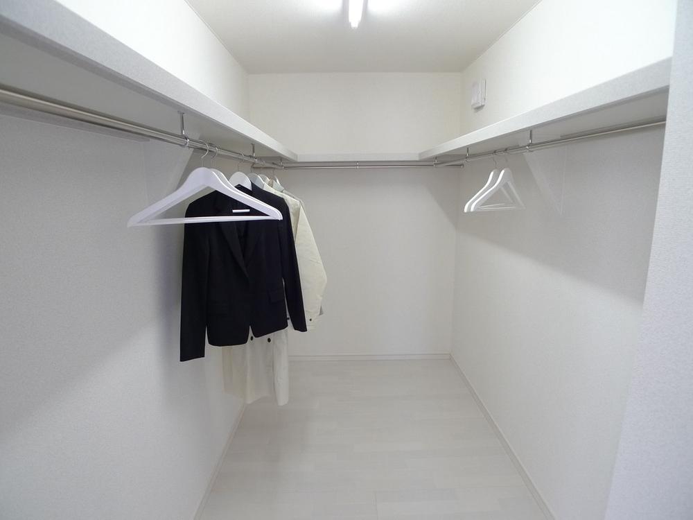 Same specifications photos (Other introspection). Walk-in closet Same specifications Photos