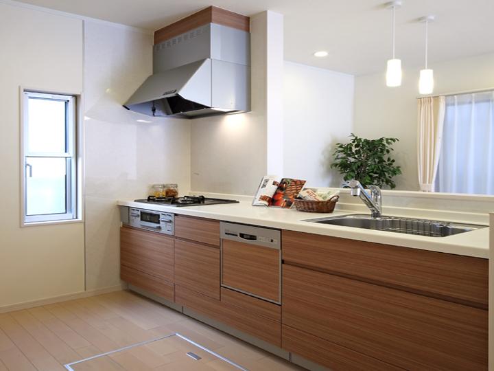 Kitchen. Hanging cupboard there is no open kitchen ☆ It overlooks to the outside of the tile terrace! 