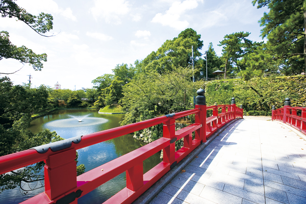 Surrounding environment. Okazaki Park (2-minute walk ・ About 120m)