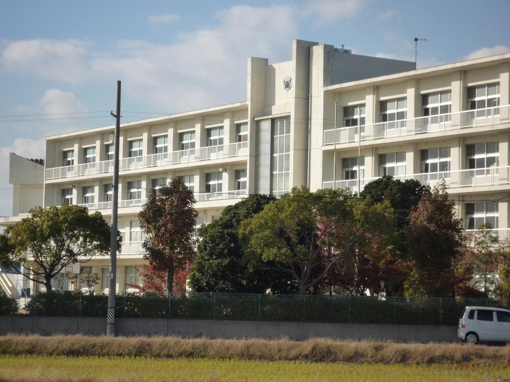 Junior high school. Rokubbikita junior high school