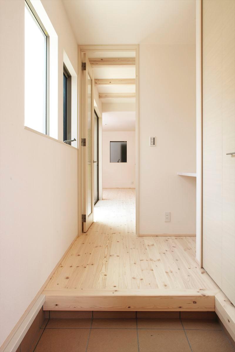 Entrance. E Building entrance