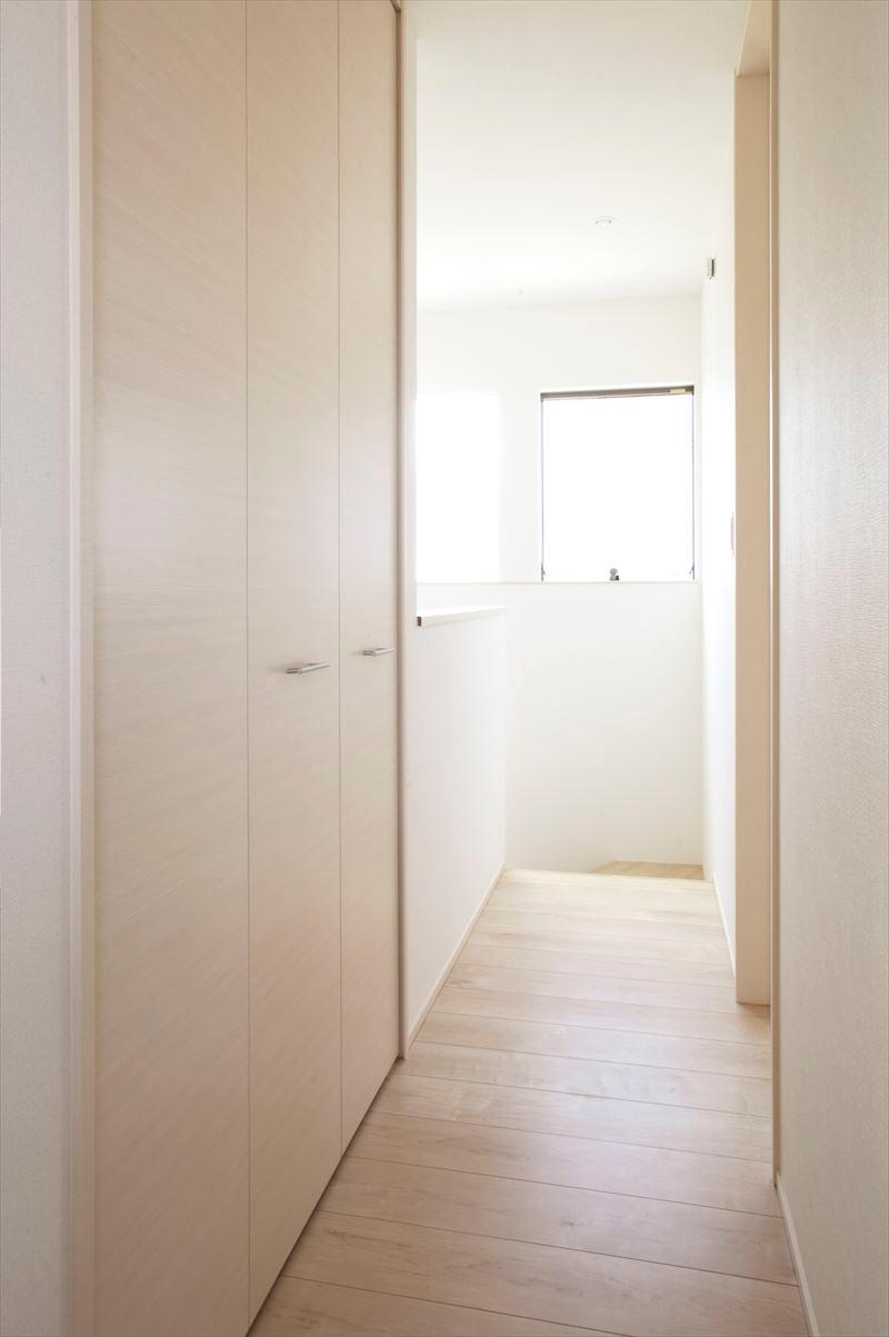 Other introspection. F building hallway