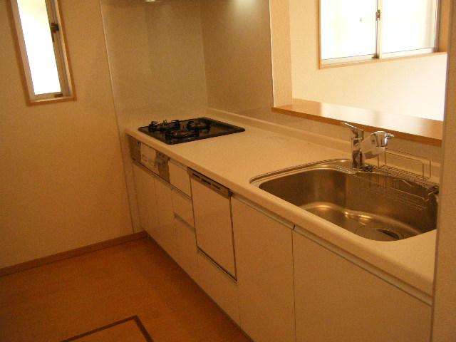 Kitchen. Three-necked stove, Face-to-face kitchen