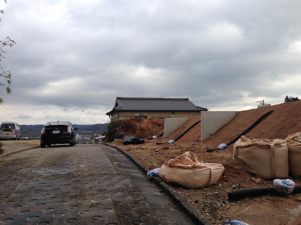 Local photos, including front road. Local (12 May 2013) Shooting