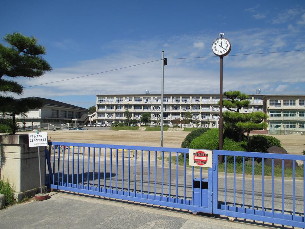Junior high school. 1151m to Okazaki City Ryuumi junior high school