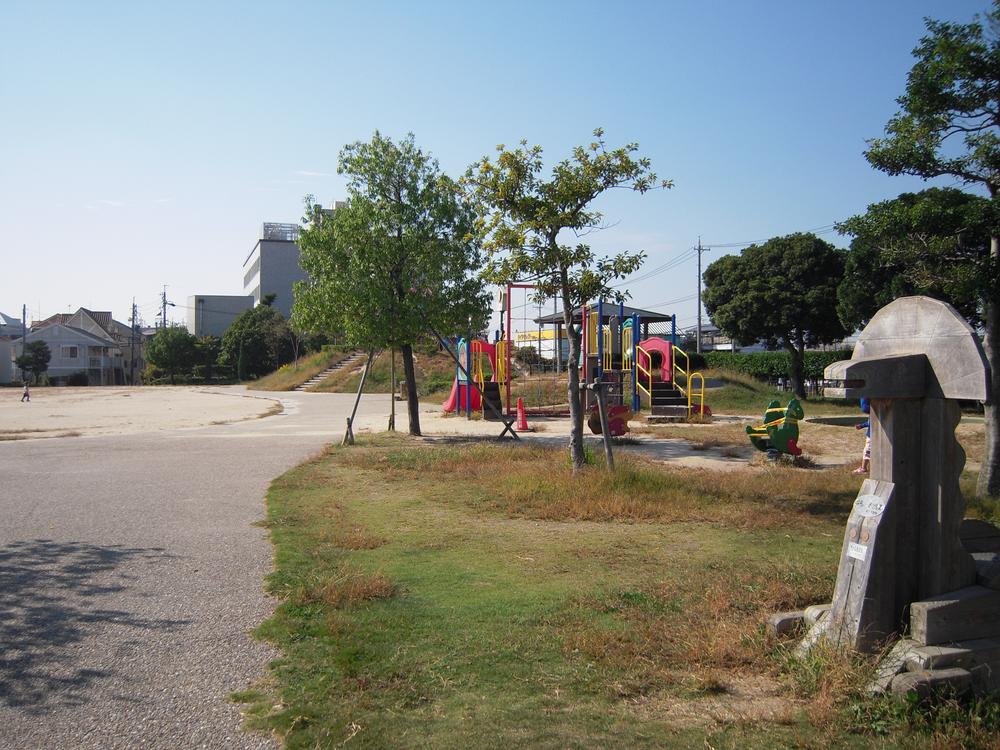 park. 653m to Narai park