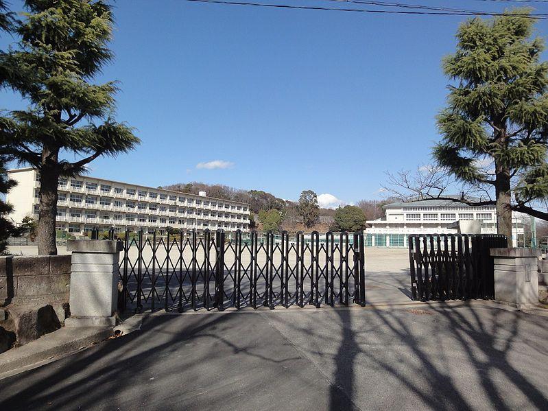 Junior high school. 1795m to Okazaki Municipal Kabutoyama junior high school