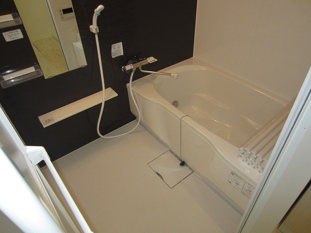 Bath. Additional heating function, With mist sauna function