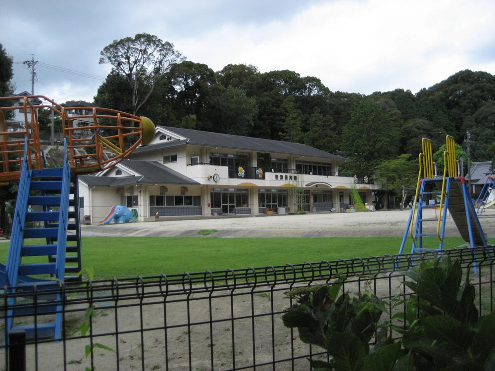 kindergarten ・ Nursery. Iwatsu 1340m to nursery school