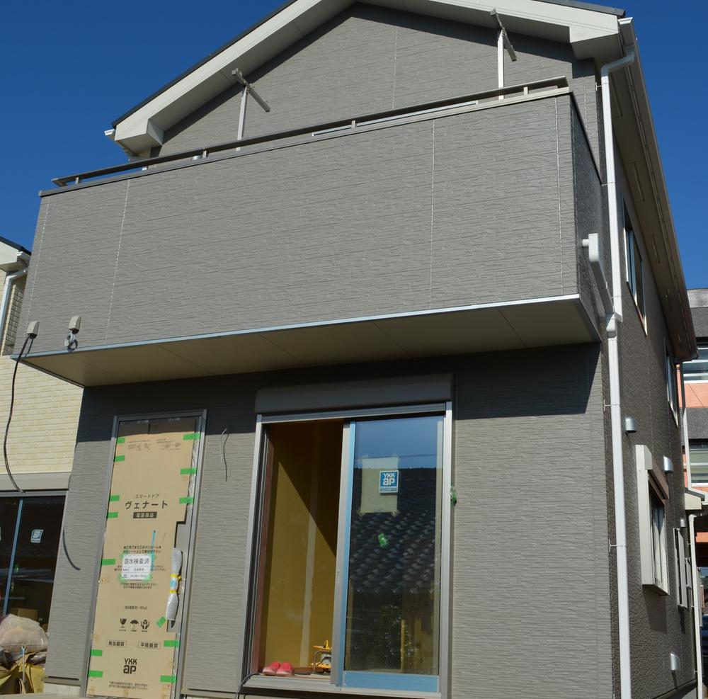 Local appearance photo. 6 Building