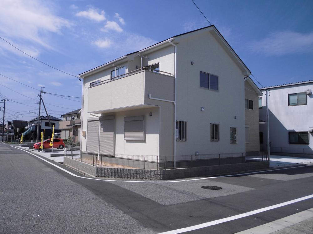 Local appearance photo. Local appearance photo December 2013 shooting