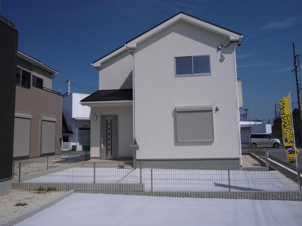 Local appearance photo. Local appearance photo December 2013 shooting