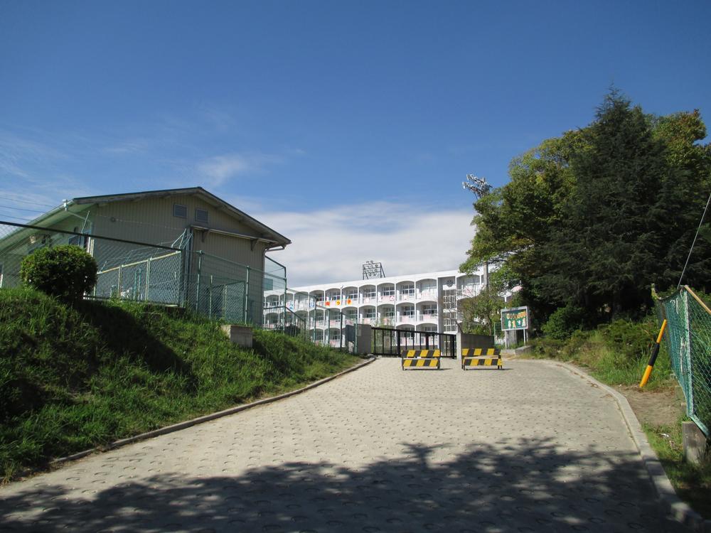 Primary school. 288m until Okazaki Municipal Umezono Elementary School