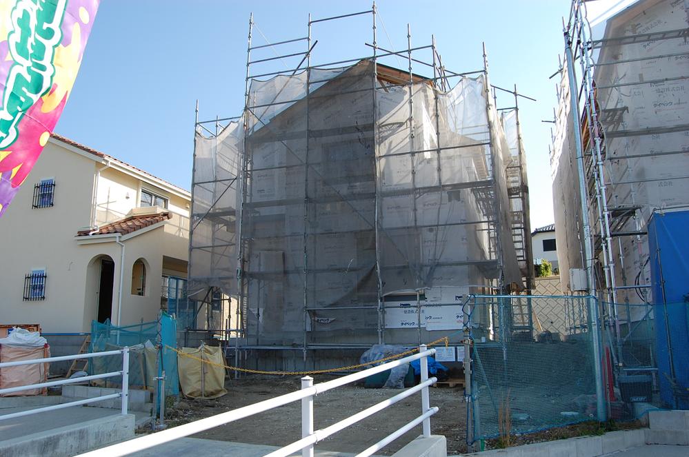 Local appearance photo. (1) Building Local (12 May 2013) Shooting