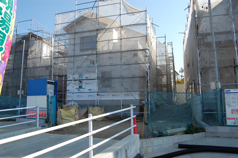 Local appearance photo. (2) Building Local (12 May 2013) Shooting