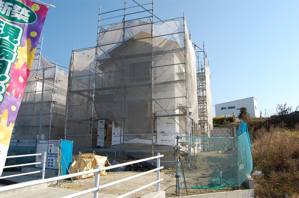 Local appearance photo. (3) Building Local (12 May 2013) Shooting