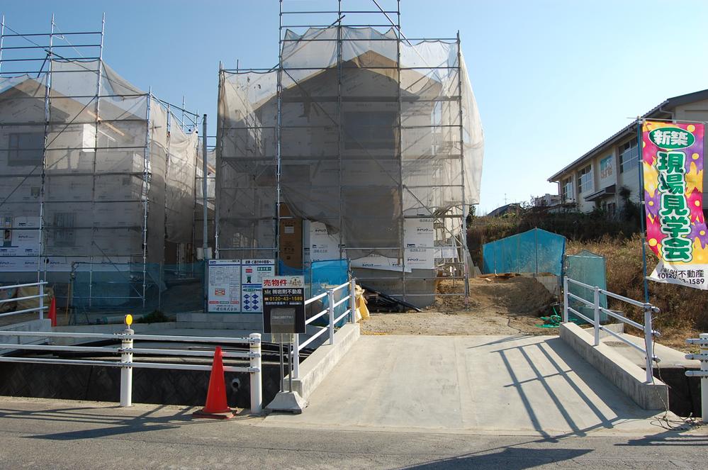 Local appearance photo. (3) Building Local (12 May 2013) Shooting