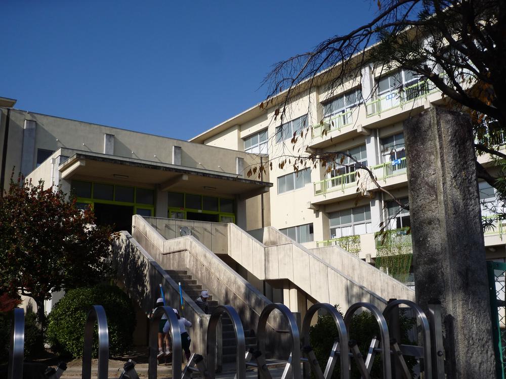 Primary school. 634m until Okazaki Municipal Okazaki Elementary School