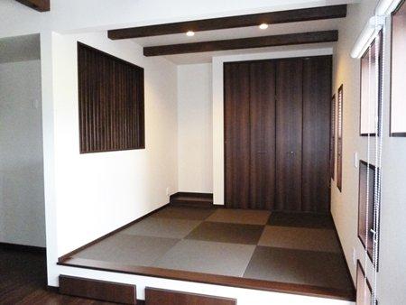 Building plan example (introspection photo). Unified decorated in brown, It became a calm space. 