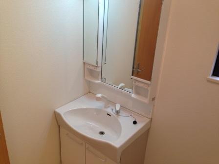 Wash basin, toilet. Indoor (10 May 2013) Shooting