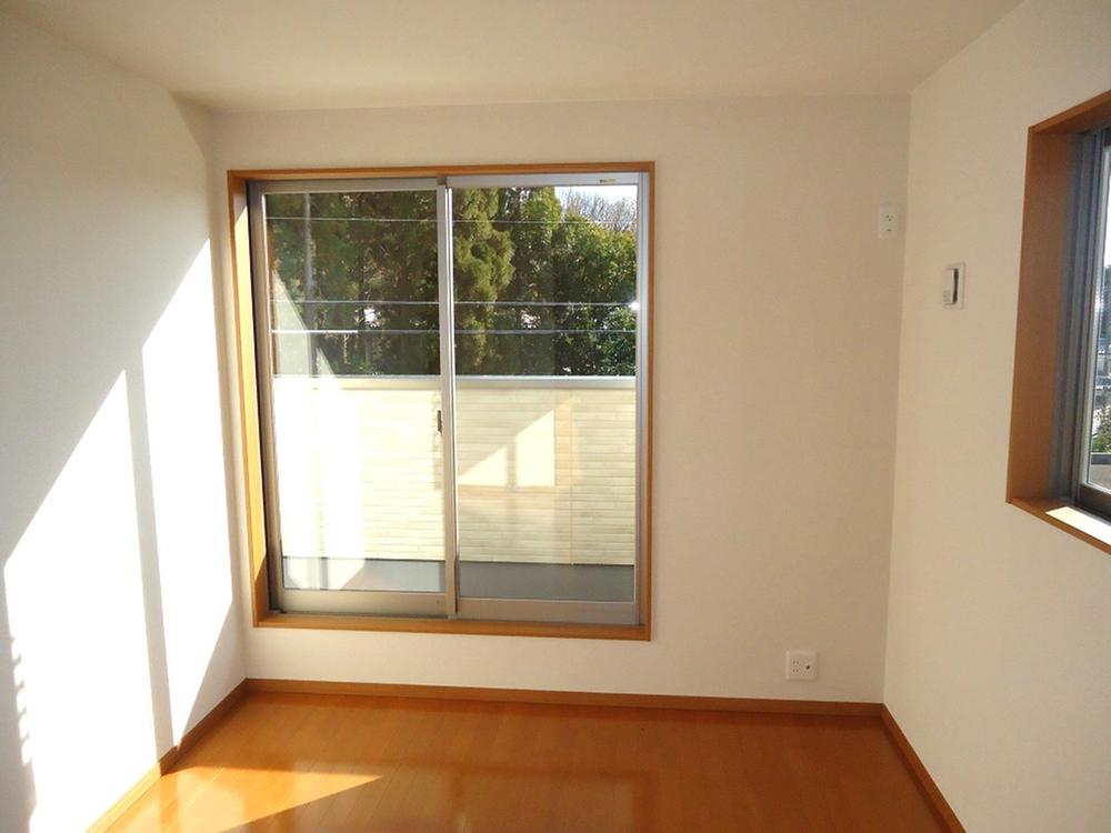 Non-living room. Indoor (12 May 2013) Shooting