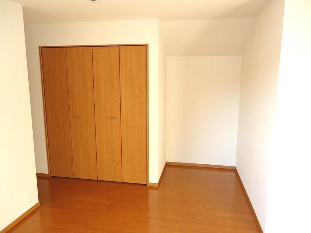 Non-living room. Indoor (12 May 2013) Shooting